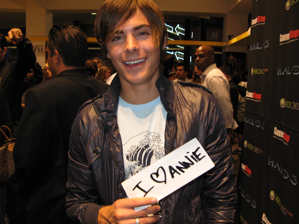 Zac Efron at Halo3 Launch